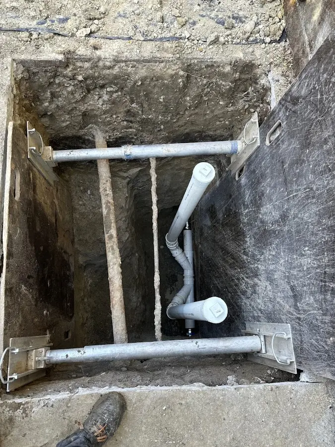 Experienced plumber completing Gas Line Repair work in Ray